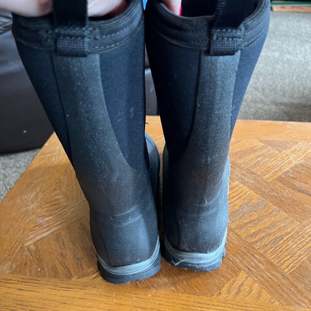 Boys  size 4 Muck Boots